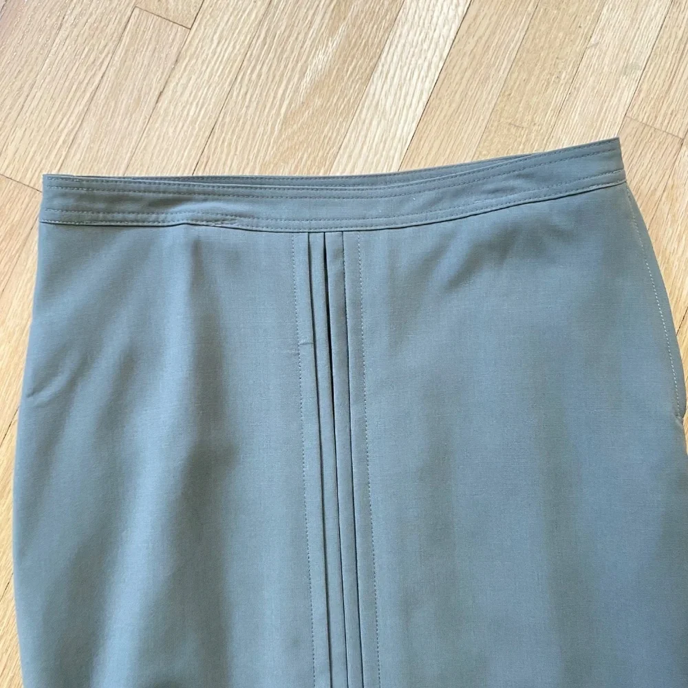 Club Monaco Wool Front Pleat Detail Olive‎ Green Midi Pencil Skirt Size 0